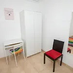Apartment Pontinha White House *